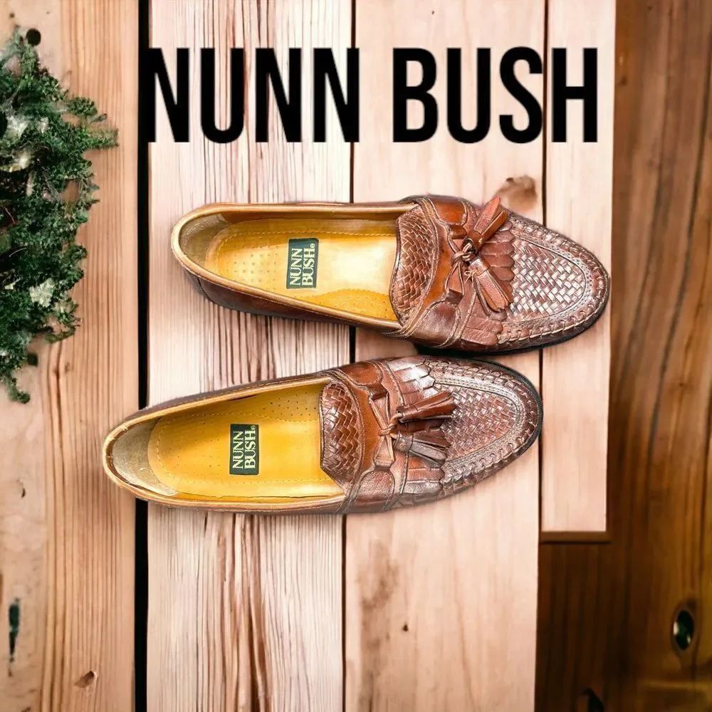 Nunn Bush l Men’s slip on Leather Loafers l Brown w/ Tassel accent l Size 8 1/2